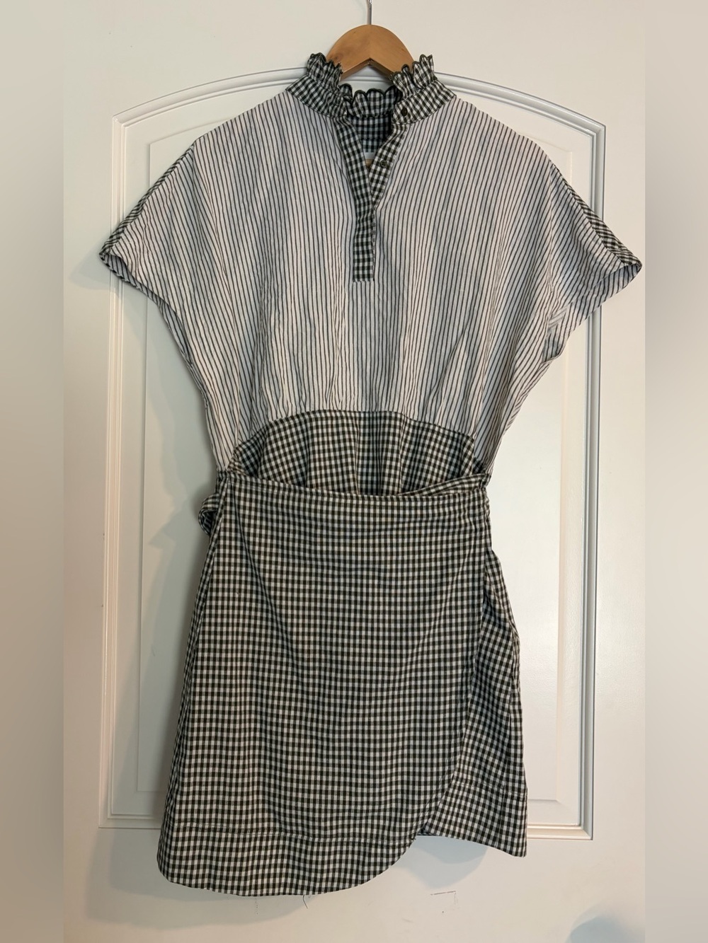 Pomander Place Gray Gingham Frida Wrap Dress Ruffled Collar Linen Cotton M